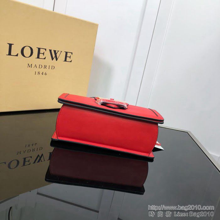 LOEWE羅意威 原單品質 Barcelona三角包 L01582016 最新概念款 牛皮肩背斜挎包  jdl1144